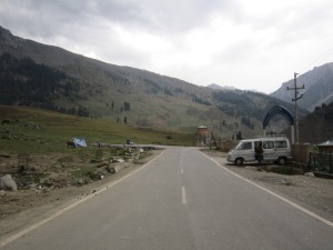 IMG_446Road coming from Srinagar, Sonmarg Valley , Kashmir , India by Jiten Kardam